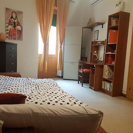 Milhouse Bed & Breakfast Cagliari Bagian luar foto