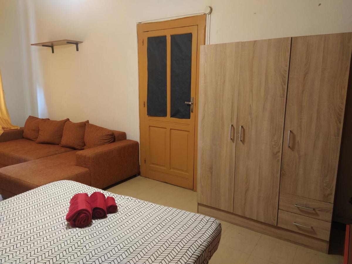 Milhouse Bed & Breakfast Cagliari Bagian luar foto